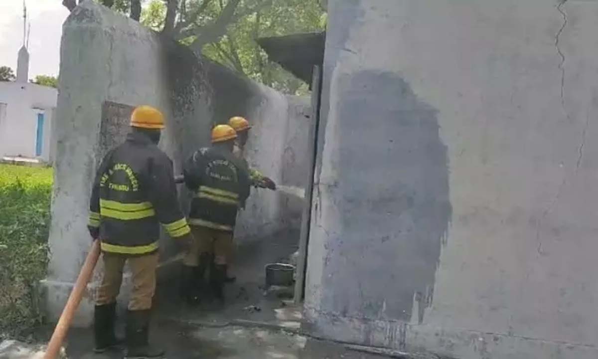 11 killed in explosion in fire cracker units