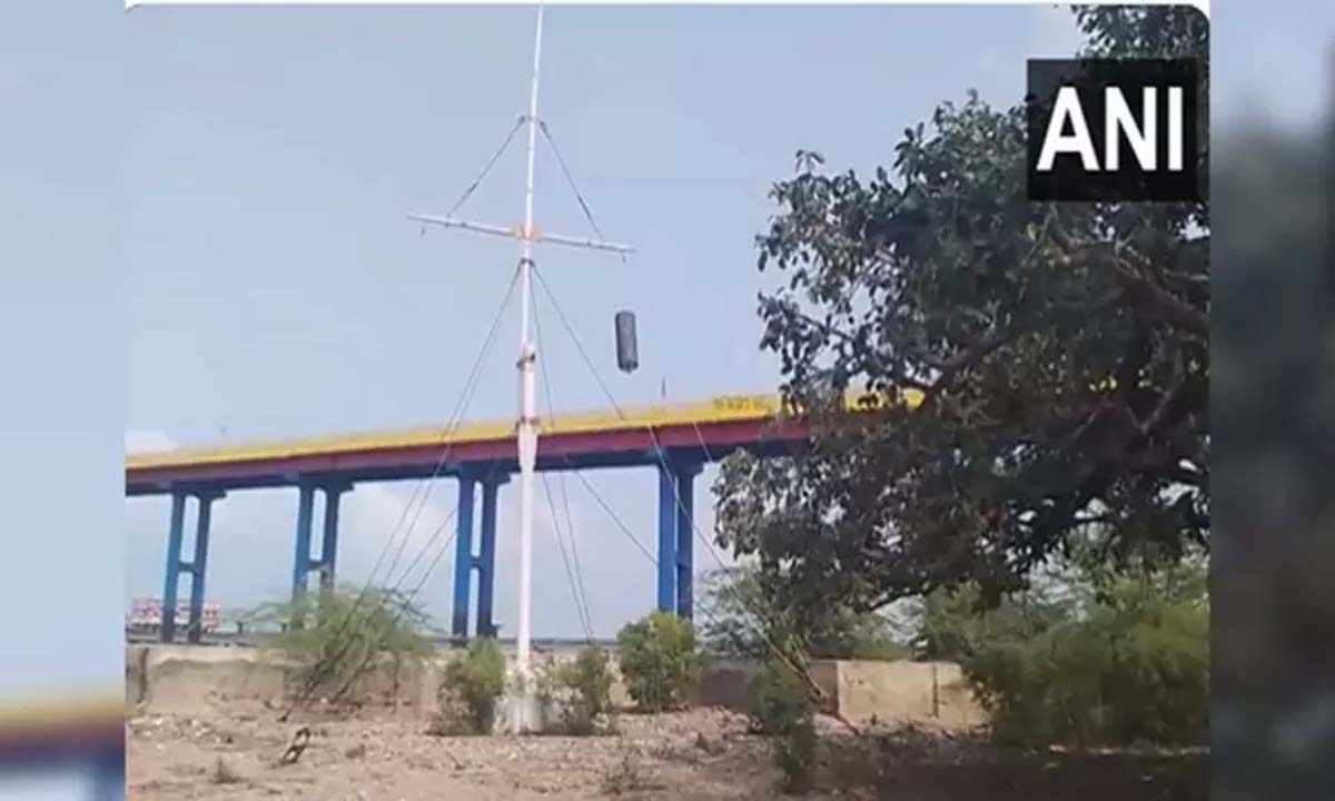 Cyclone Hamoon: 'Storm warning cage number 2' mounted at Pamban Port