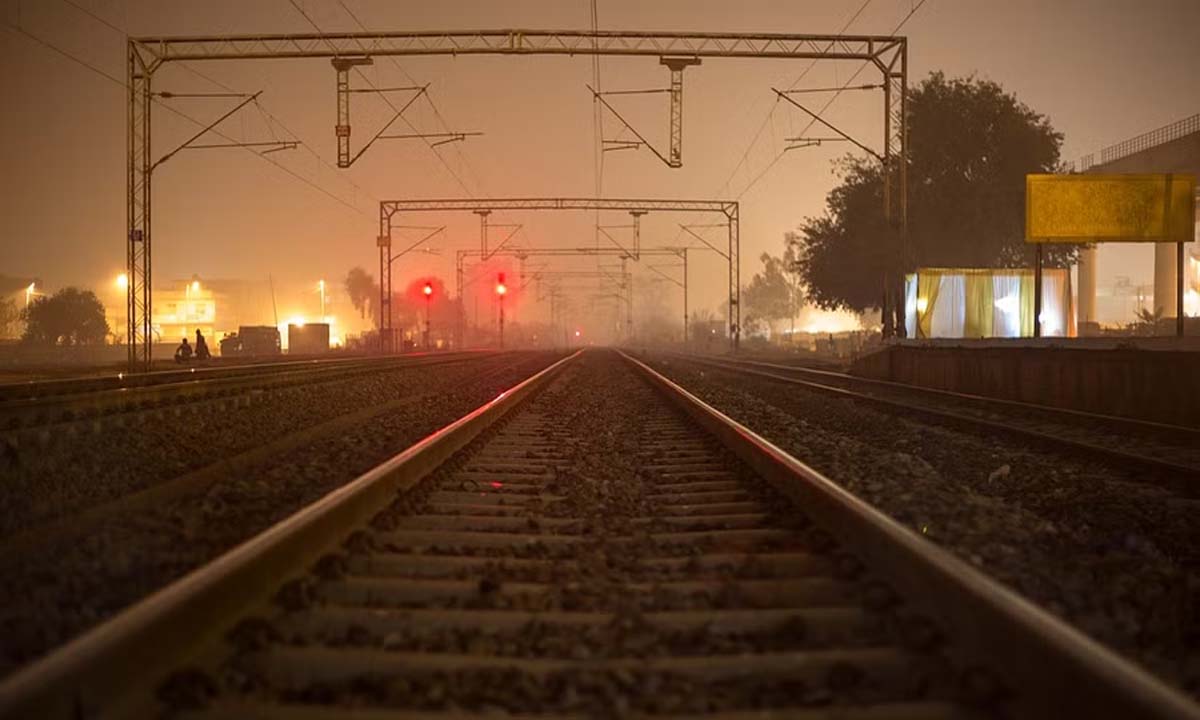 Three disabled children of Karnataka died after falling from the train