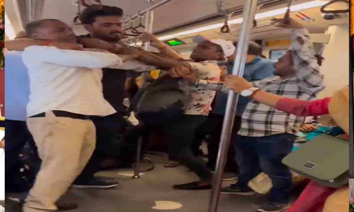 Delhi's metro again in discussion, watch viral video