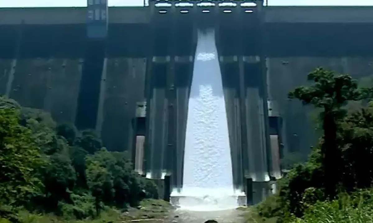 Heavy rain in Idukki, Kerala, water released from some dams