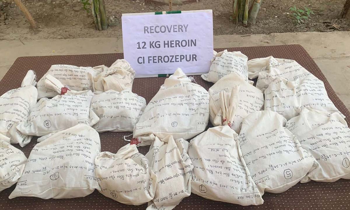 Punjab Police Nabs 2 Drug Smugglers With 12 Kg Heroin