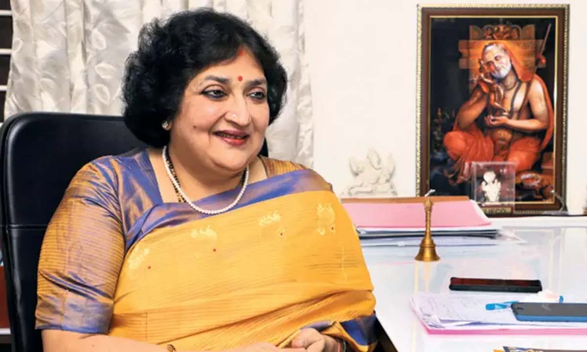 SC restores cheating charges against Latha Rajinikanth