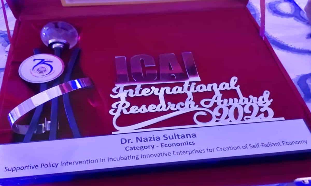 OU professor wins silver medal at international research awards in Dubai