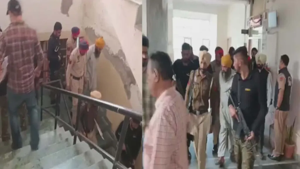 Bathinda: Charanjit Singh, father of gangster Arsh Dalla, who is on remand with the police in the case of murder of Harman Kulchewala owner and trade union president Harjinder Singh Mela on Mall Road, Bathinda, will be taken on remand. Today. Where the police presented its side in the court and brought the three accused arrested in the Harjinder Singh Fair murder case before them for questioning and again sought five-day police remand of Charanjit Singh, but the court granted five-day police remand to father Charanjit Singh. Asked for remand. Of gangster Arsh Dalla. Charanjit Singh got three days police remand. Police got three days' remand: SPD Ajay Gandhi, while giving information about the case, said that the police is investigating the case thoroughly. The murder of Harjinder Singh alias Mela and the youth arrested from Zirakpur in this case are being brought to Bathinda on protection warrant for questioning. Apart from this, the father of gangster Arsh Dalla, lodged in Faridkot jail, was also brought on production warrant. He is also being interrogated, who was produced again in the court today and the court has sent him to police custody for three days. The lawyer of the accused presented his side: At the same time, Harpal Singh Khara, the lawyer of Charanjit Singh, father of gangster Arsh Dalla, says that a person who has been in jail for the last three years, how can anyone or how commit murder? He may be involved in a murder case. At present, he has presented his side in this matter before the court and said that the police is deliberately implicating Charanjit Singh in this case.