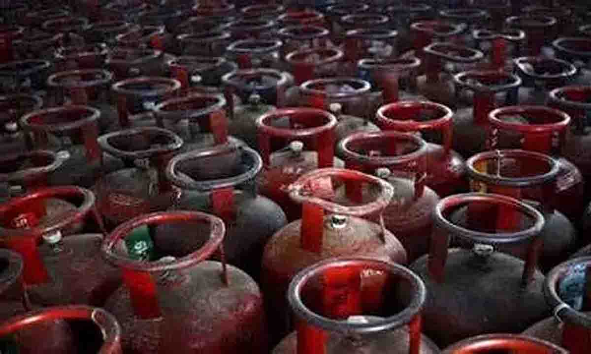 Commercial LPG cylinder prices increased in cities