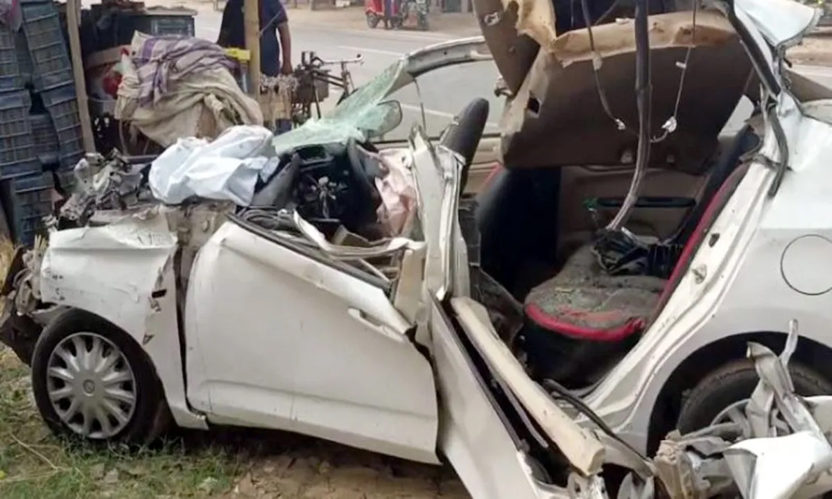 4 people died after car rammed into vehicle