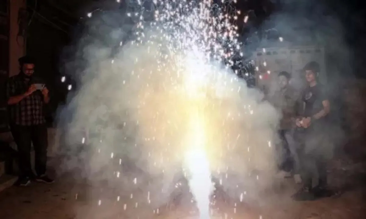 Order to burst firecrackers only for 3 hours on Diwali