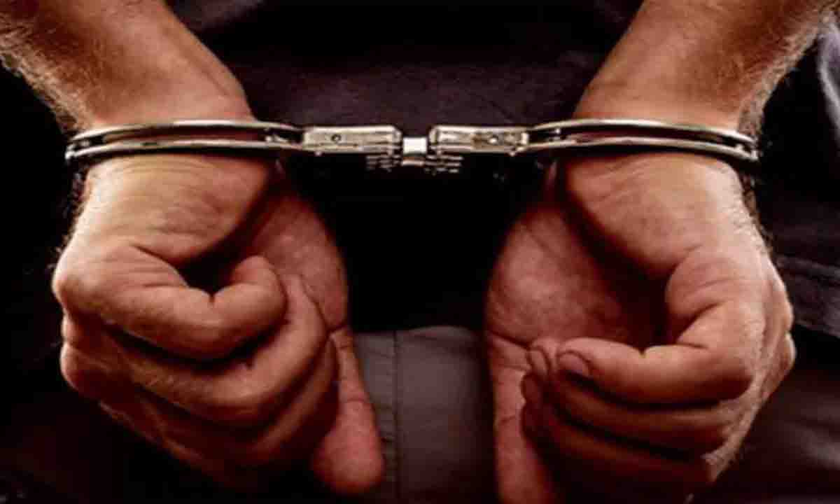 Two sharpshooters caught in Delhi