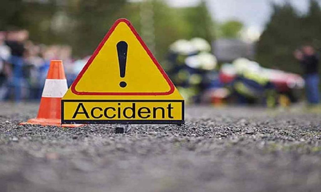One dead, 14 children injured in collision between school van and bus in Hazaribagh district of Jharkhand