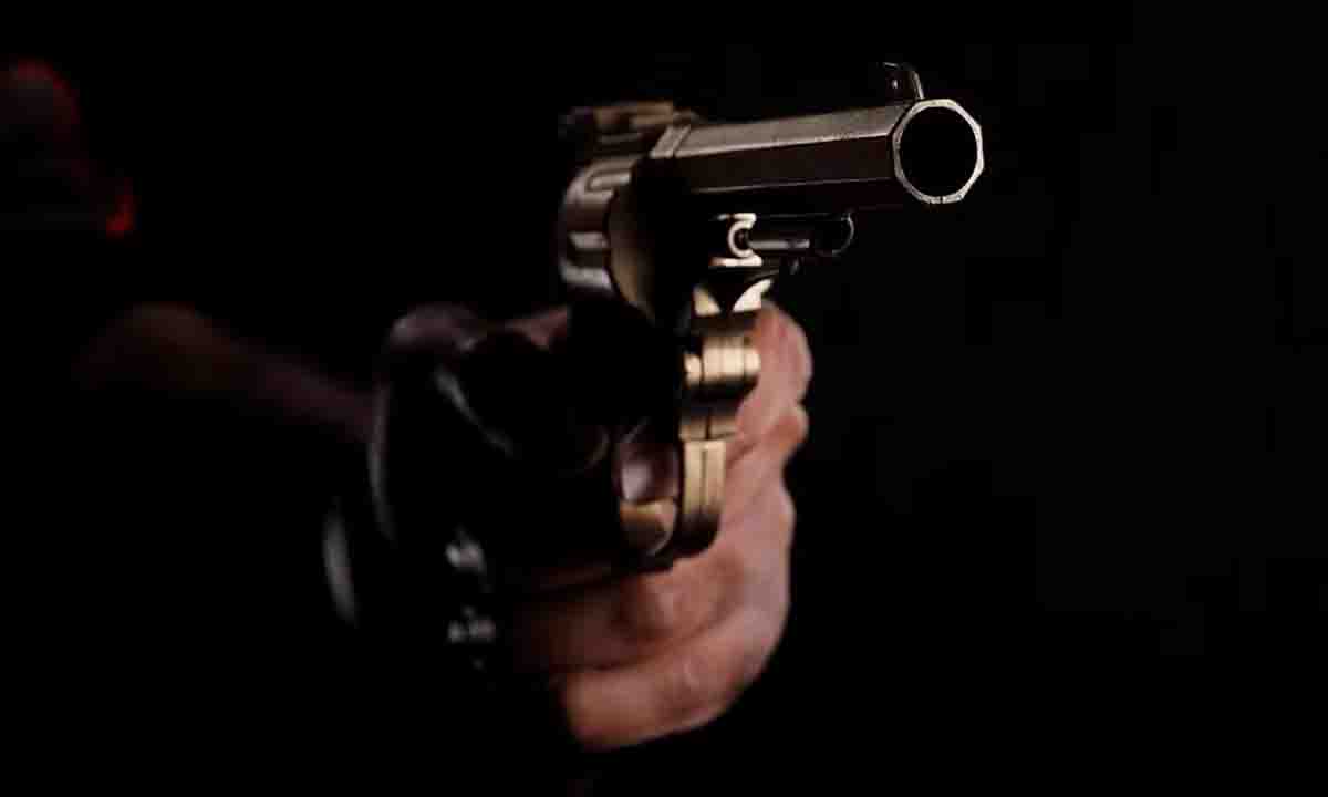 New Delhi: Police on Friday said two people allegedly involved in the firing in front of the residence of a former Punjab MLA in Punjabi Bagh area have been arrested. An official said that both the accused were shooters of the Goldie Brar-Lawrence Bishnoi gang. The December 3 firing incident was captured in the CCTV camera installed outside the residence of former MLA Deep Malhotra of Faridkot, Punjab. The shooter reached his feet and fired several times, an officer said.