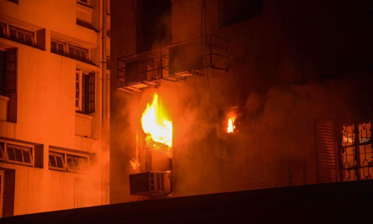 Two killed in fire in Mumbai building