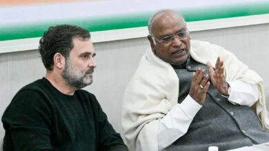 Kharge, Rahul hold meeting with Congress leaders in Andhra regarding Lok Sabha elections
