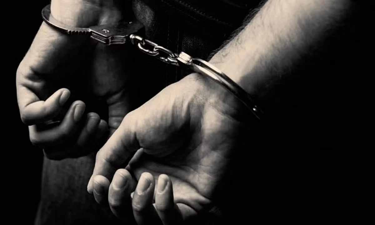 Two drug smugglers arrested in Karnataka