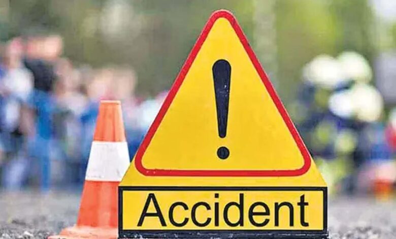 Assam: 4 wheeler overturned on Tuesday morning