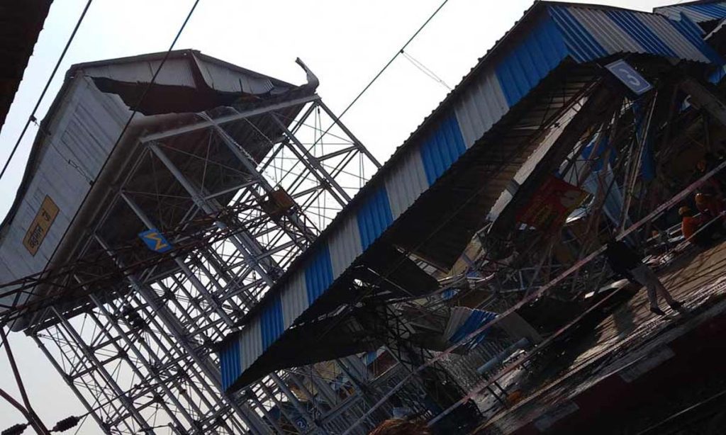 3 killed, 10 injured as overhead water tank collapses on platform at Burdwan railway station