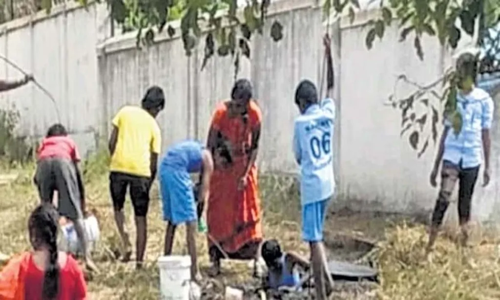 Students clean septic tank of school, principal-teacher detained