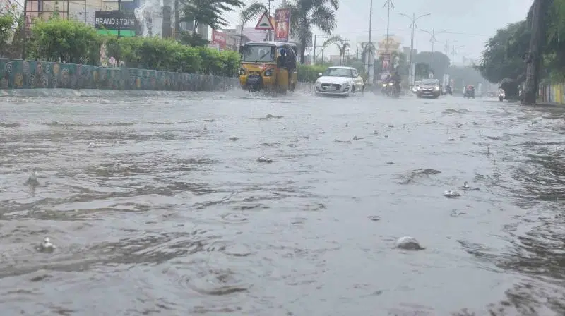 Chennai is facing heavy water logging due to the overflowing of Coovam river due to cyclone 'Maichong'