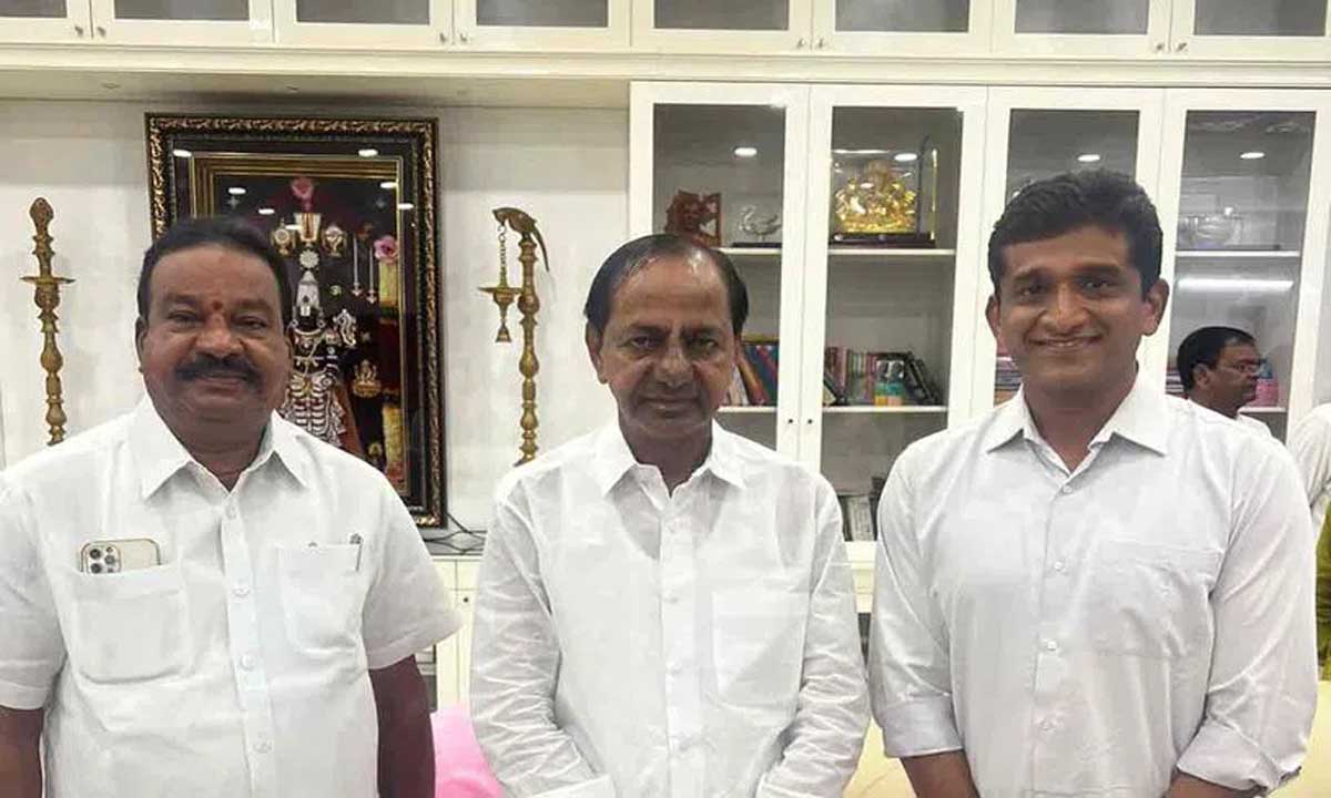 Newly elected BRS MLA Dr. Kalvakuntla Sanjay meets KCR