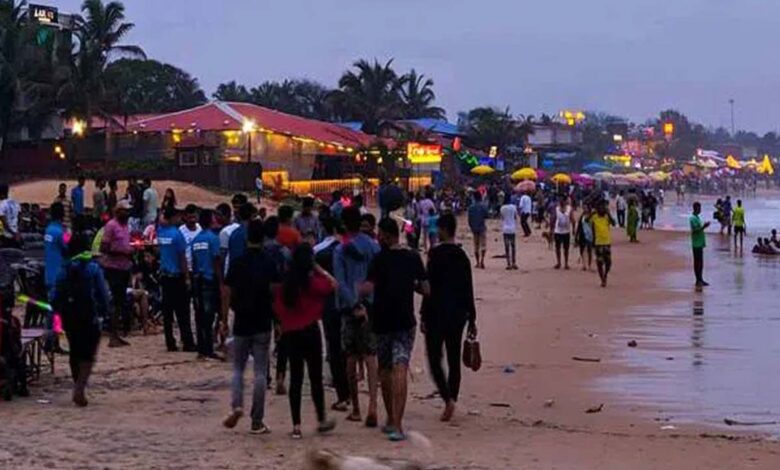 Panaji: Tourists are heading to the beaches of Goa to celebrate New Year