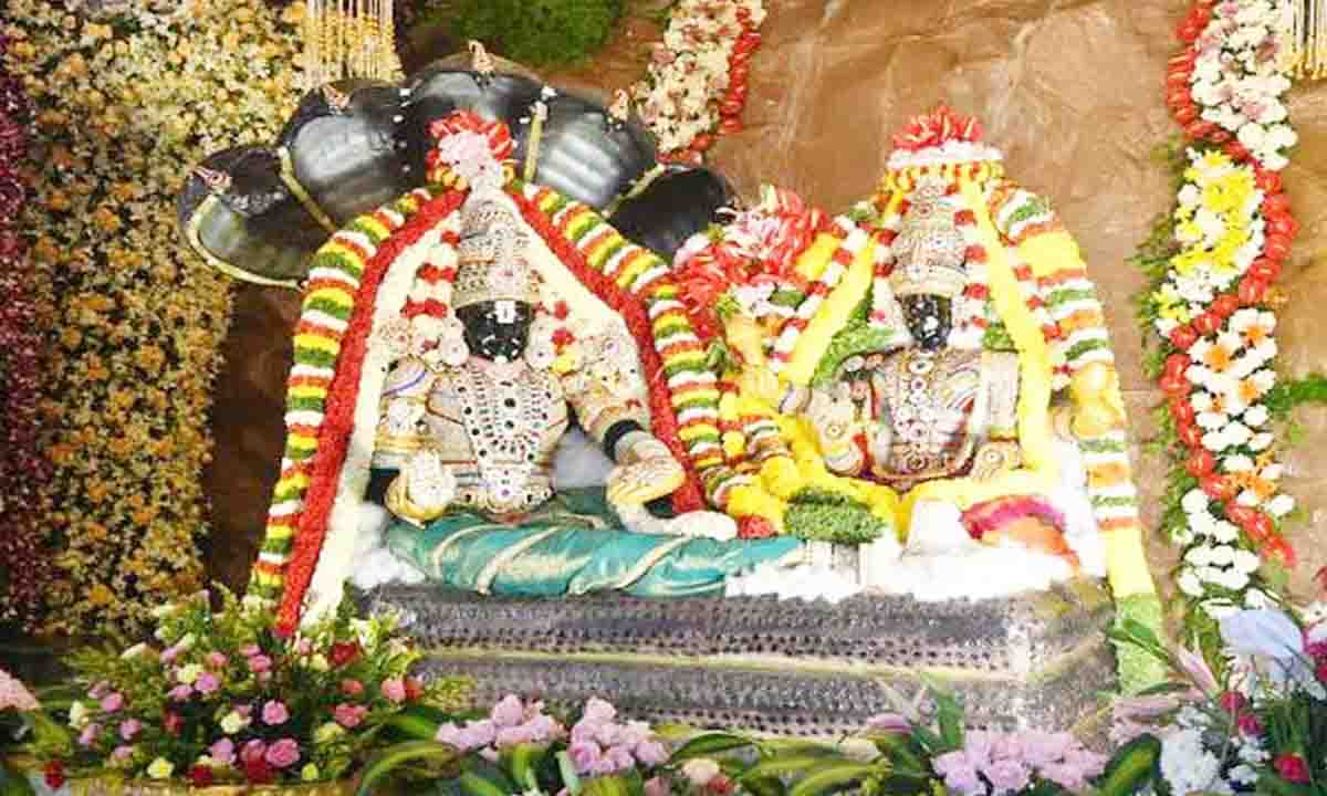 Devotees throng Tirumala for Vaikuntha Ekadashi festival