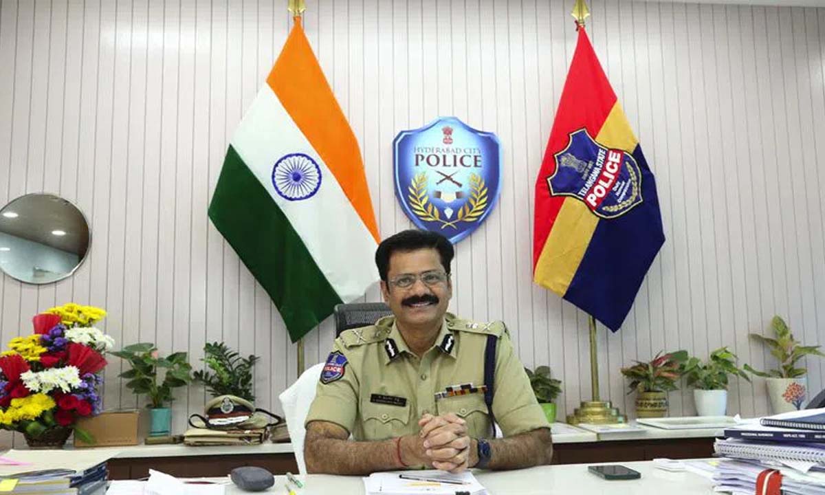 Hyderabad: Police to re-investigate 'U' turn, CP assures to take appropriate action