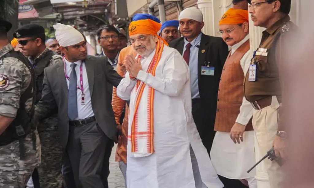 Calcutta: Union Home Minister Amit Shah and BJP President JP Nadda worshiped at Kalighat temple