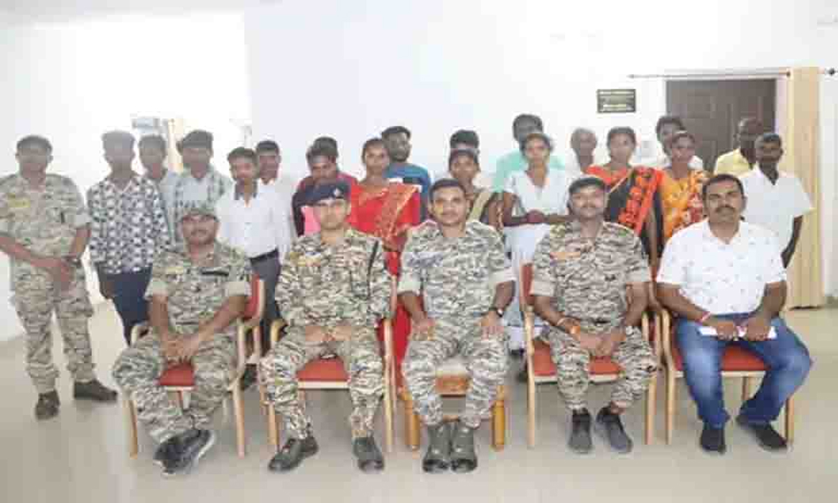 20 Naxalites including 5 women surrendered