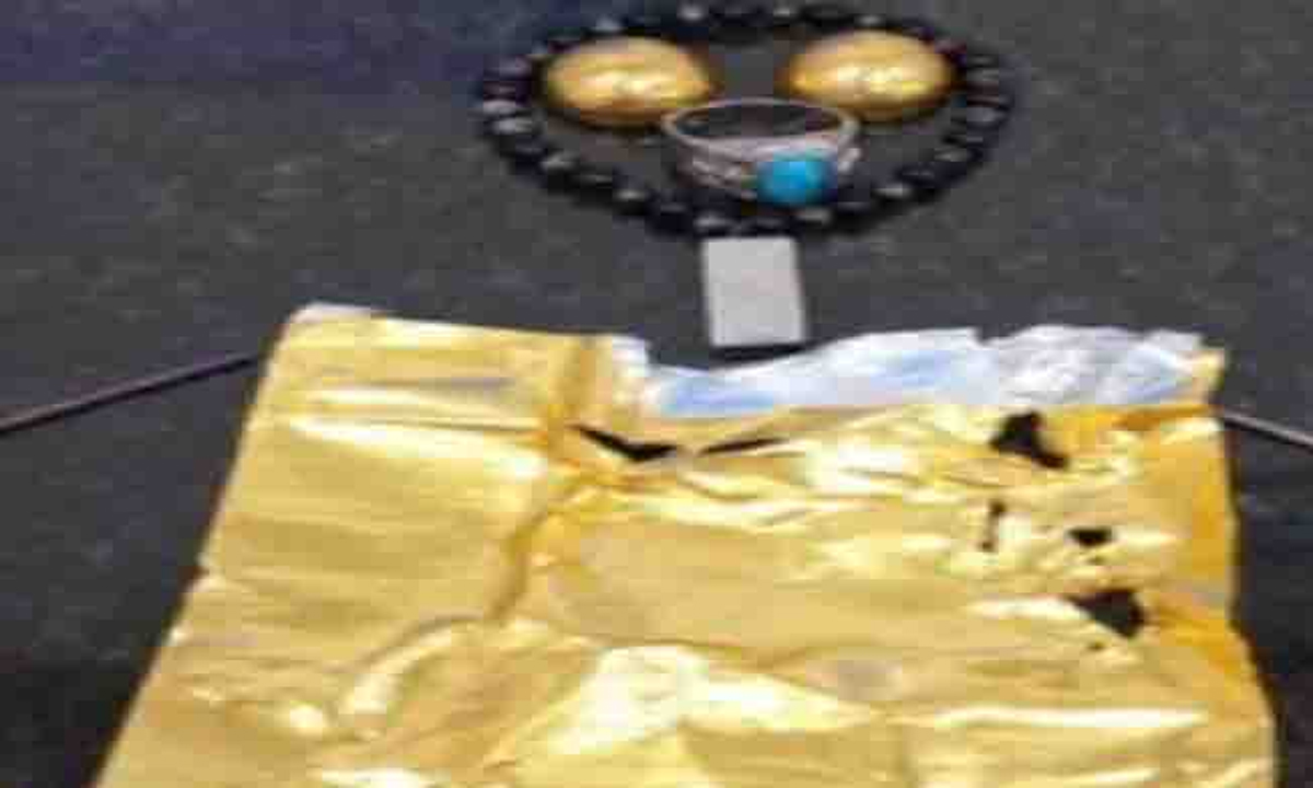 Gold worth lakhs seized at airport, customs department took action