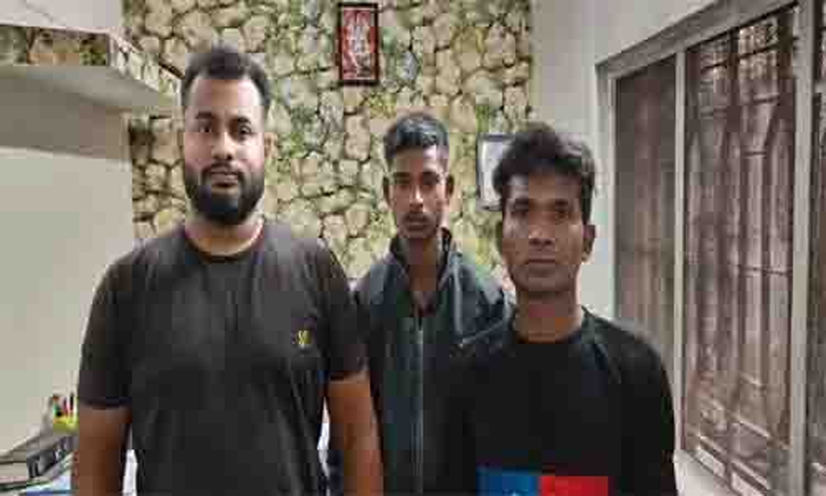 Three accused who attacked journalist arrested