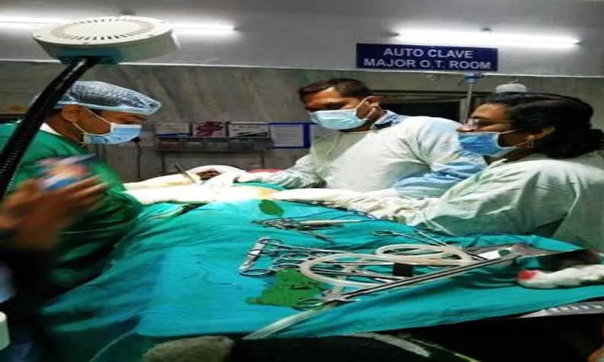 Successful operation of appendix in Community Health Center Manendragarh