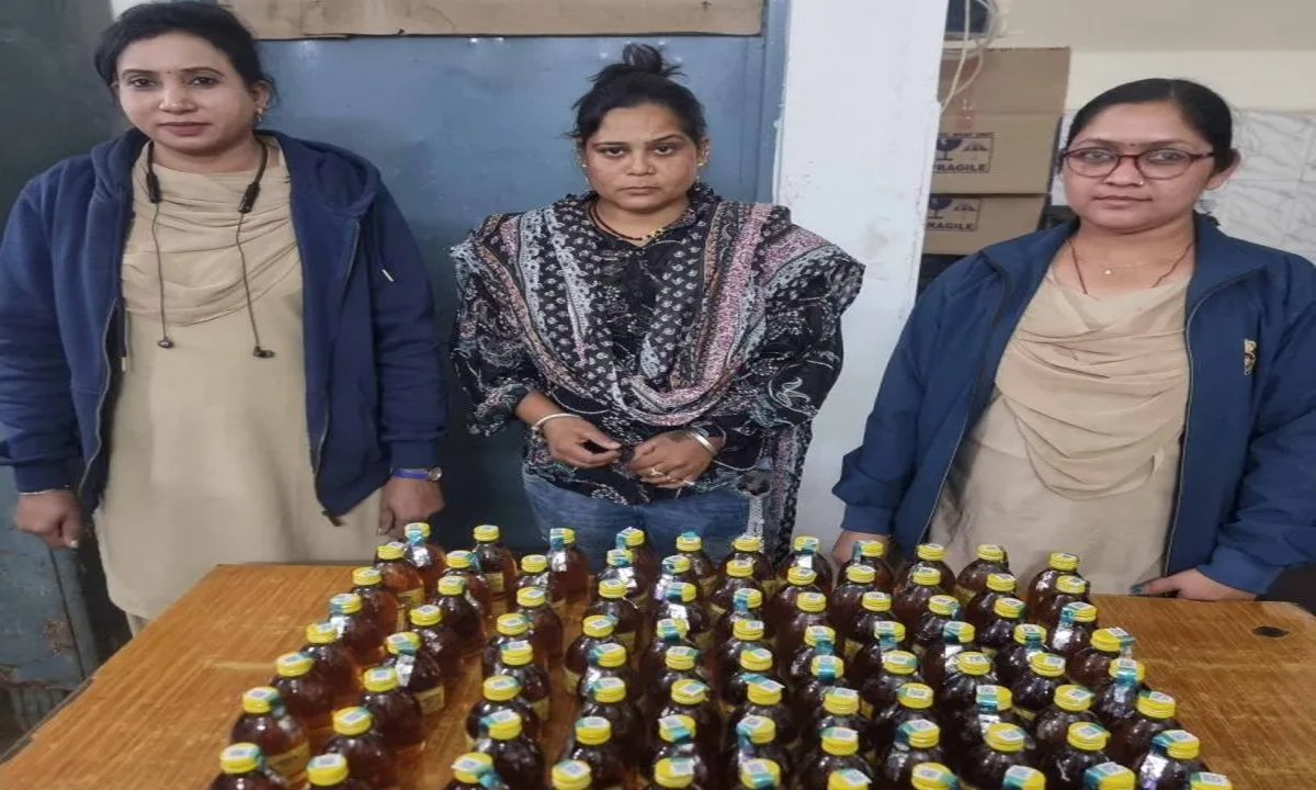 Woman arrested for selling liquor in Raipur