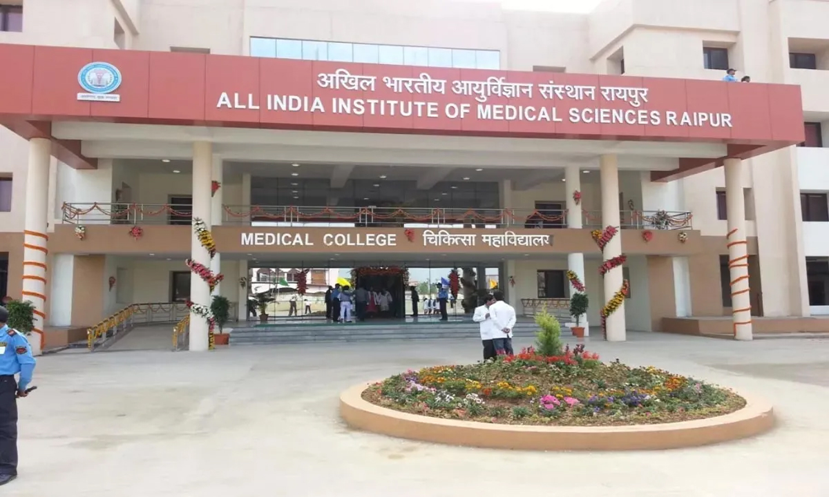 Raipur AIIMS nurse found corona infected