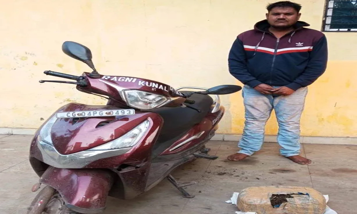 Ganja recovered from trunk of Activa in Raipur