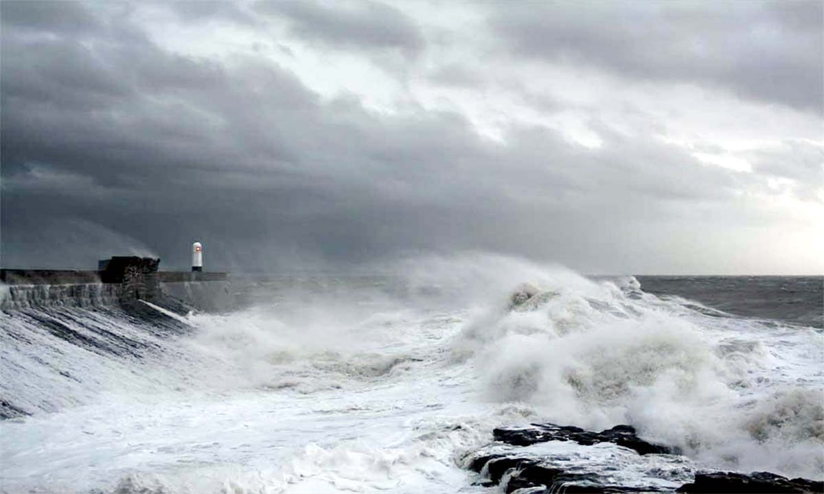 High waves arose in the sea due to the impact of cyclonic storm Michong.