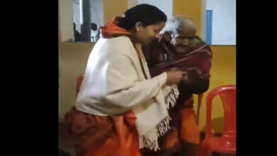 Granddaughter who became minister took blessings of grandfather, watch video