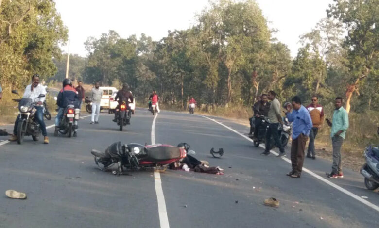 Horrific road accident on National Highway, painful death of two youths