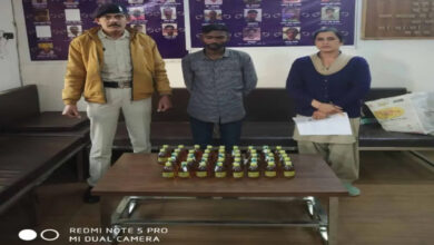 Smuggler selling illegal liquor arrested in Kabir Nagar