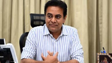 Hyderabad: After bangle trader, now Marwari man invites KTR for lunch