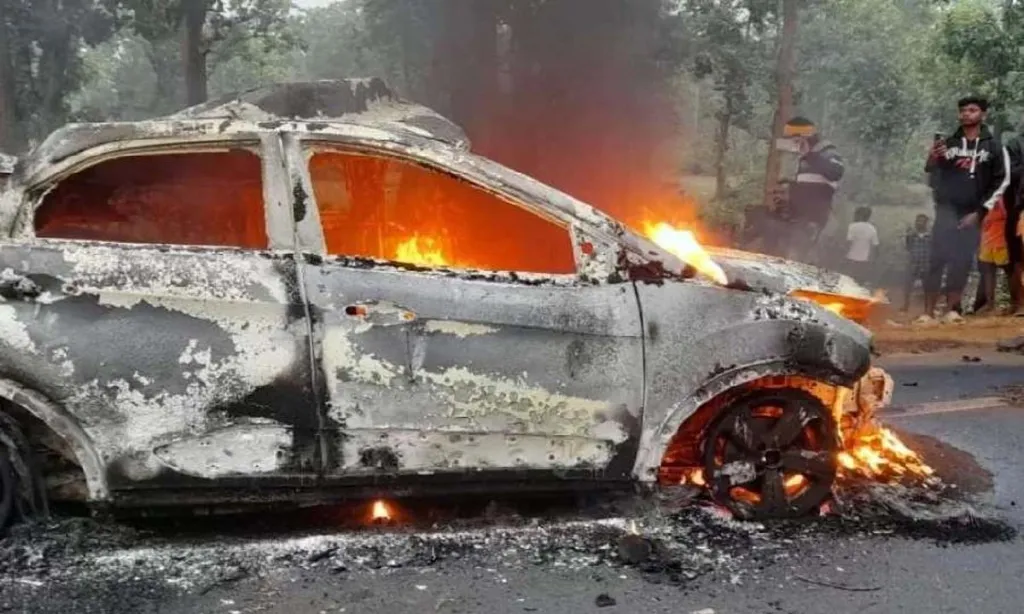 West Bengal: Car catches fire after collision, couple dies