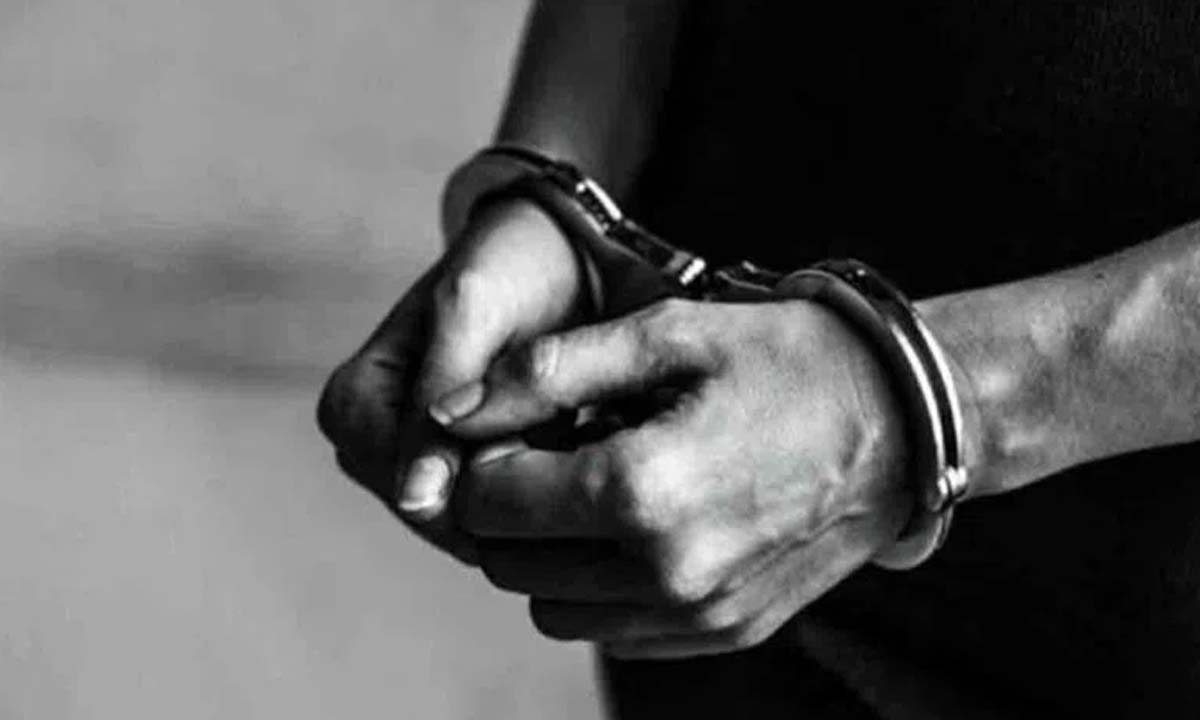 Hyderabad: Servant and his accomplice arrested for robbery at Kollur residence
