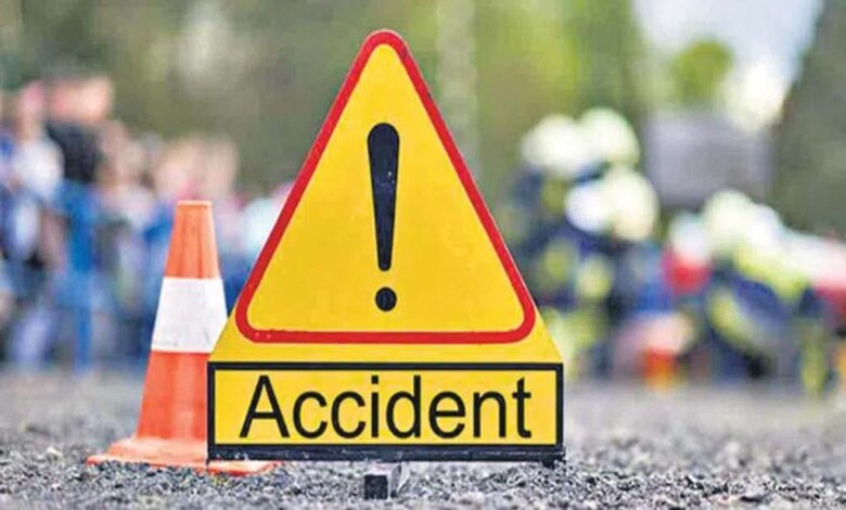 Kalaburagi: BJP MLA narrowly escapes after car accident
