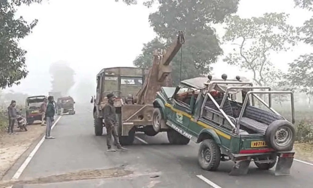 Jalpaiguri: Seven injured when tourist SUV collides with tractor near Gorumara National Park