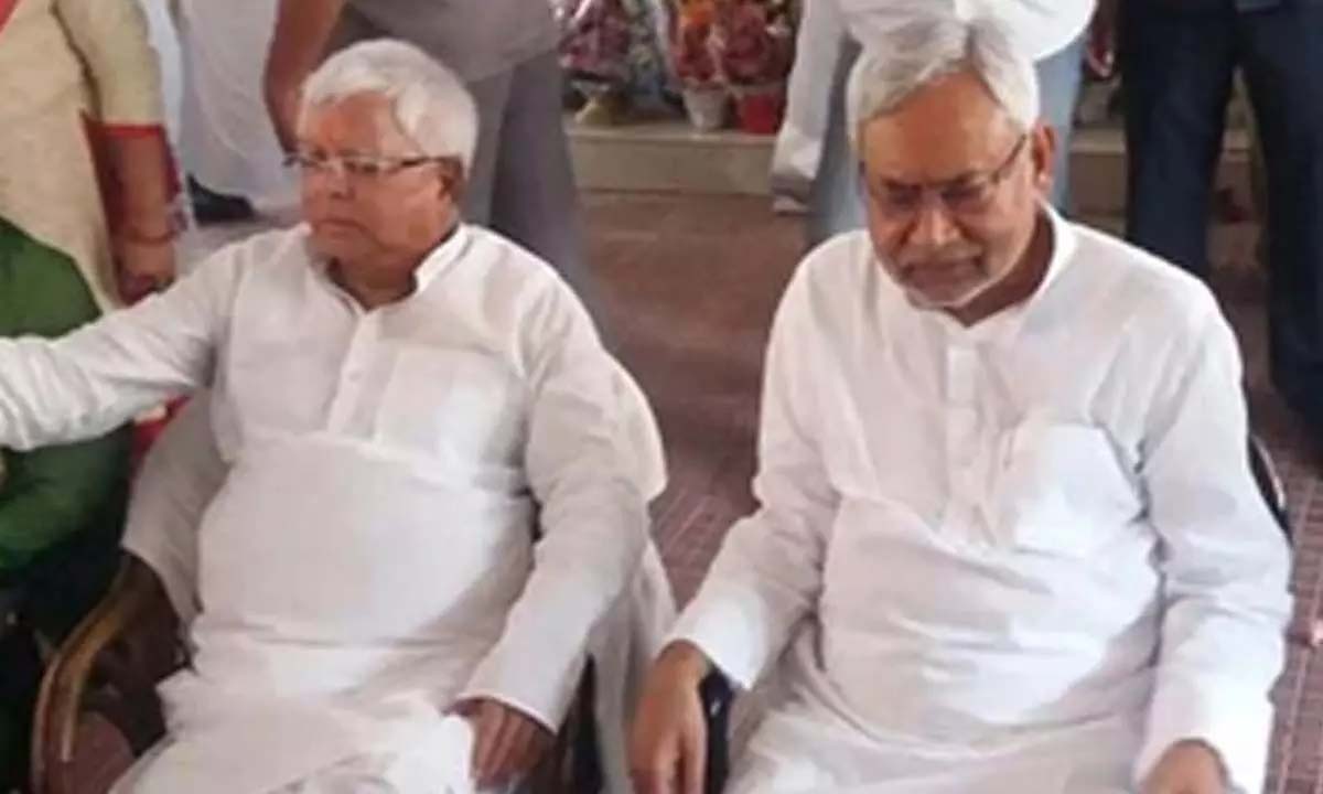 Patna: Lalu Prasad met Nitish, Tejashwi denied reports of rift.