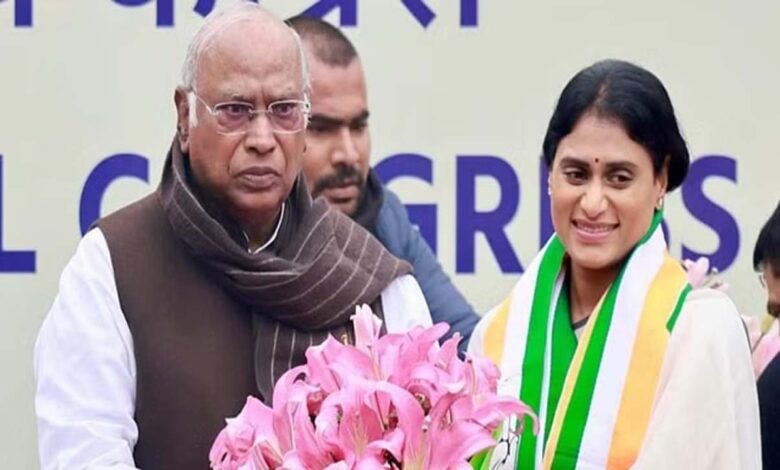 VIJAYAWADA: Sajjala sees a conspiracy behind Sharmila joining Congress