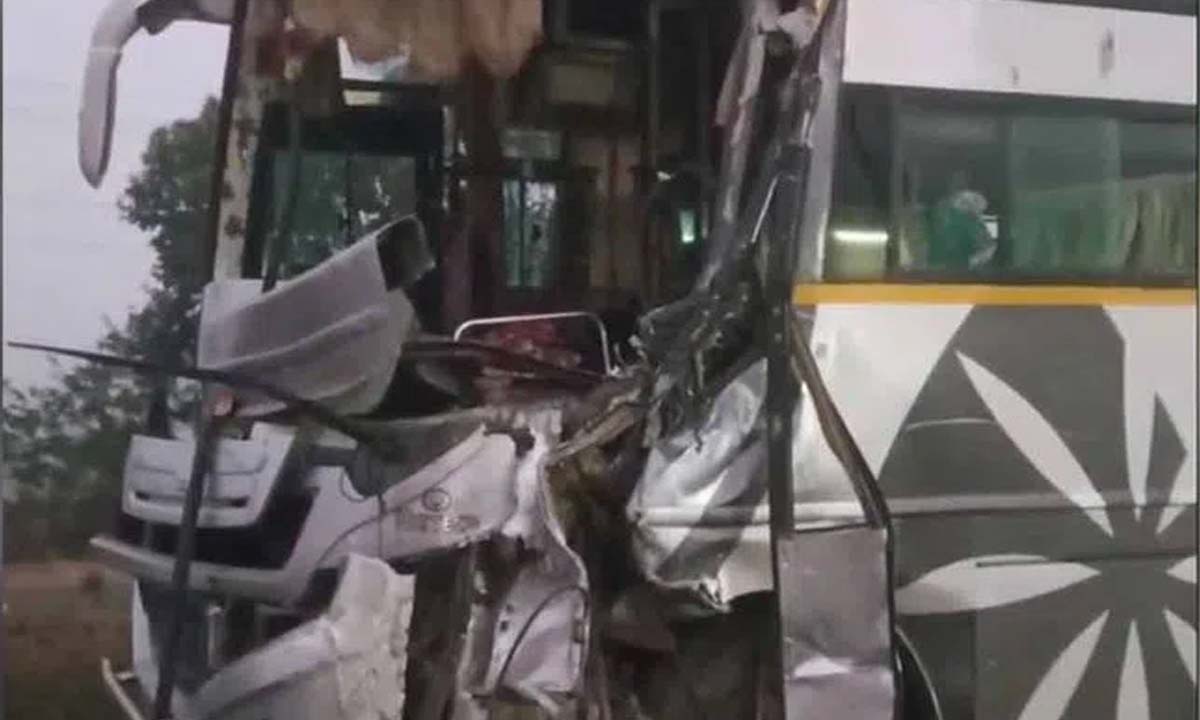 Srikakulam: Horrific bus collision, one dead, 30 injured