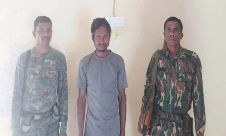 Naxalite with reward in custody of police, has been involved in many incidents