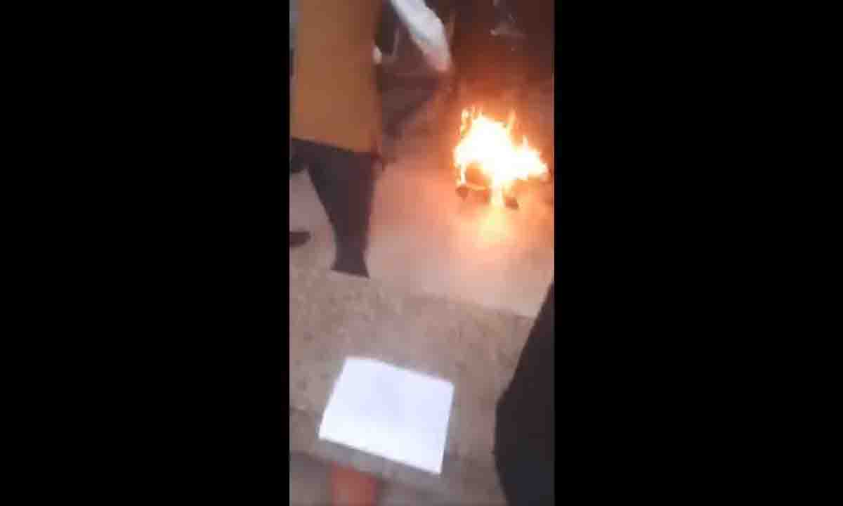 Farmer sets himself on fire outside SDM office, watch LIVE VIDEO