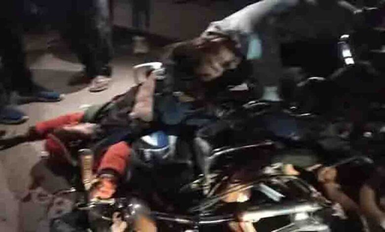 Fierce collision between 2 bikes, two including innocent girl dead