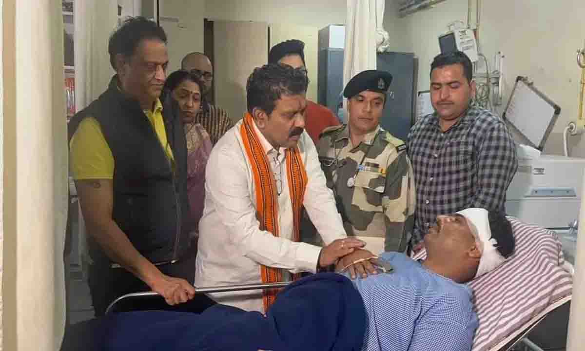 After reaching the hospital, Deputy CM inquired about the condition of the injured soldiers.